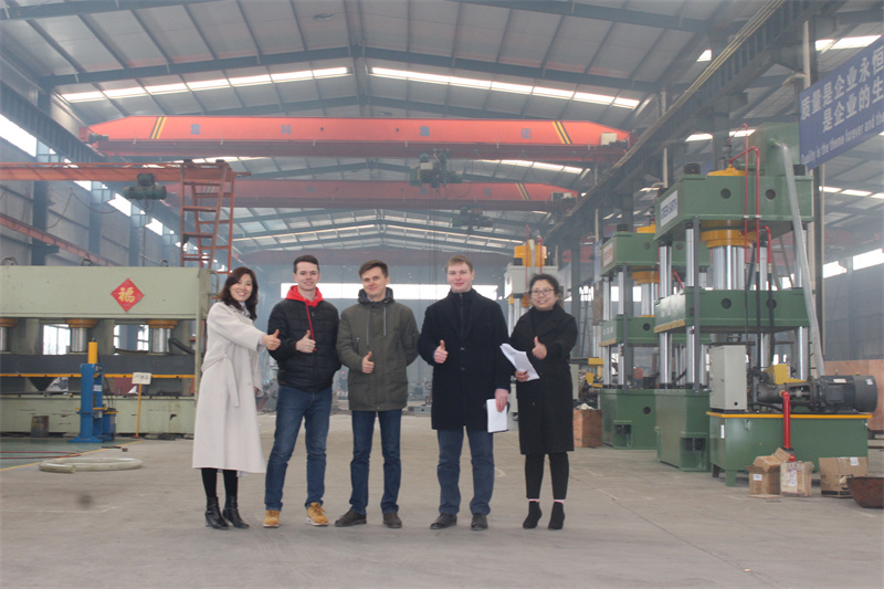 俄罗斯顾客来访