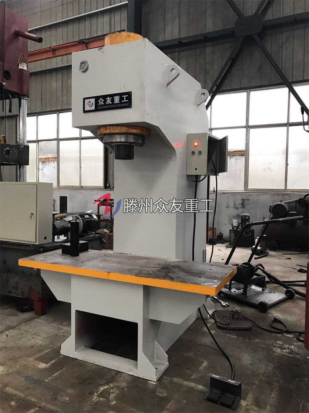 63吨大台面单臂液压机 63T单柱油压机