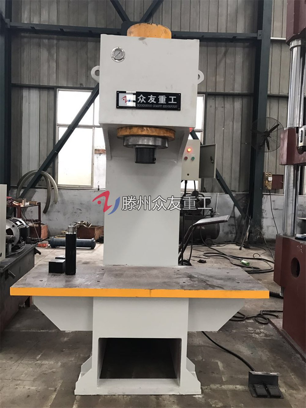 63吨大台面单臂液压机 63T单柱油压机