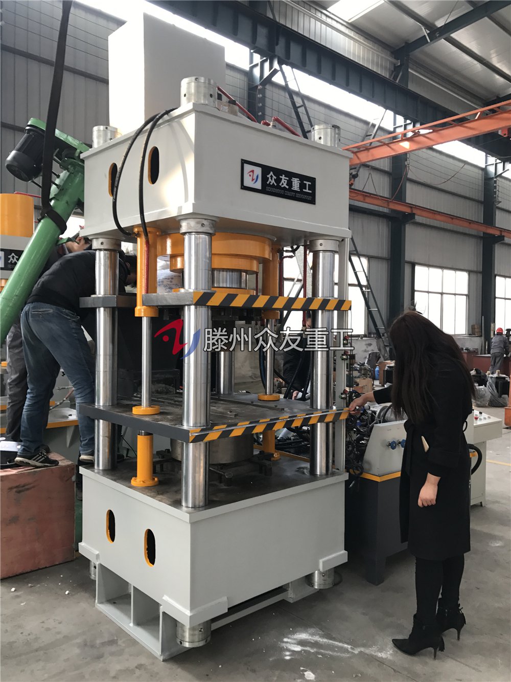 315吨牛羊舔砖机 315T盐砖机_粉末成型液压机
