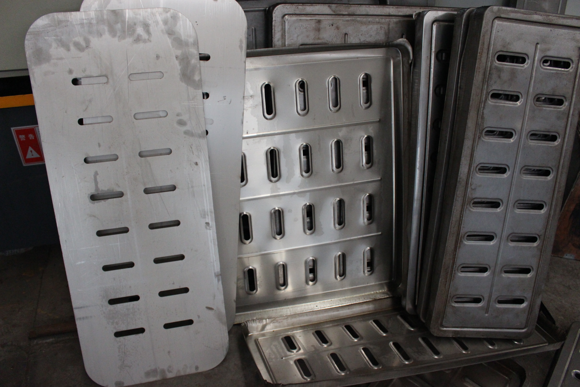 250吨液压机带液压垫  发往青海西宁厂家