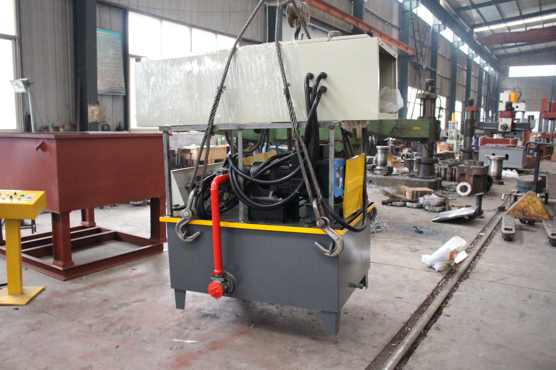 250吨液压机带液压垫  发往青海西宁厂家