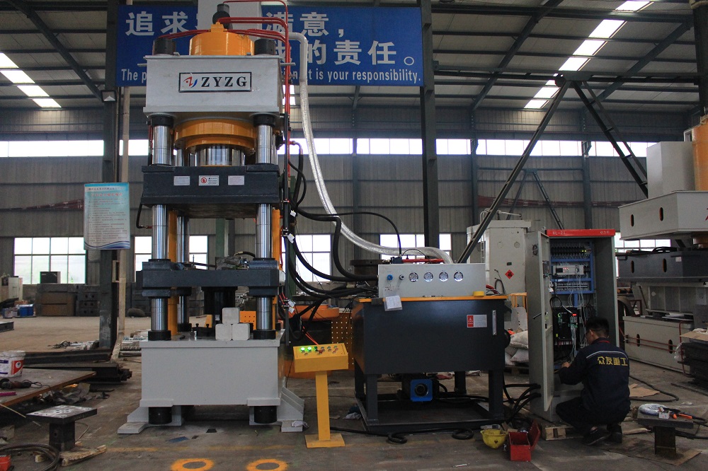 630吨牛羊舔砖液压机_630T盐砖机