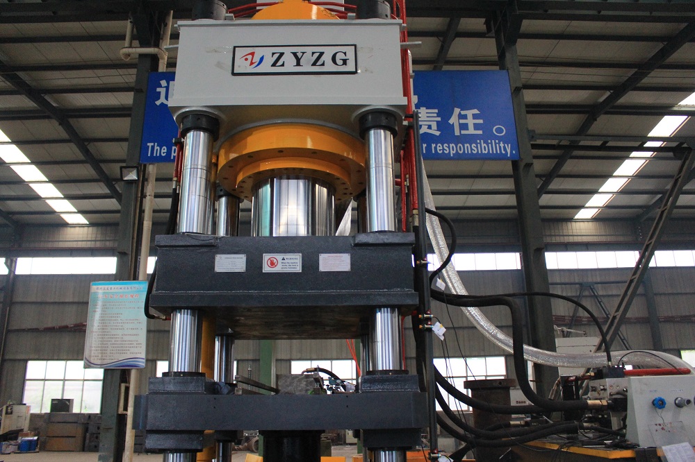 630吨牛羊舔砖液压机_630T盐砖机