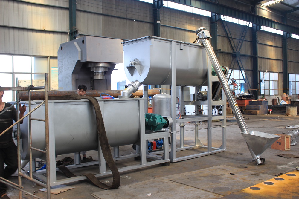 1000吨自动上料盐砖机 1000T牛羊舔砖液压机