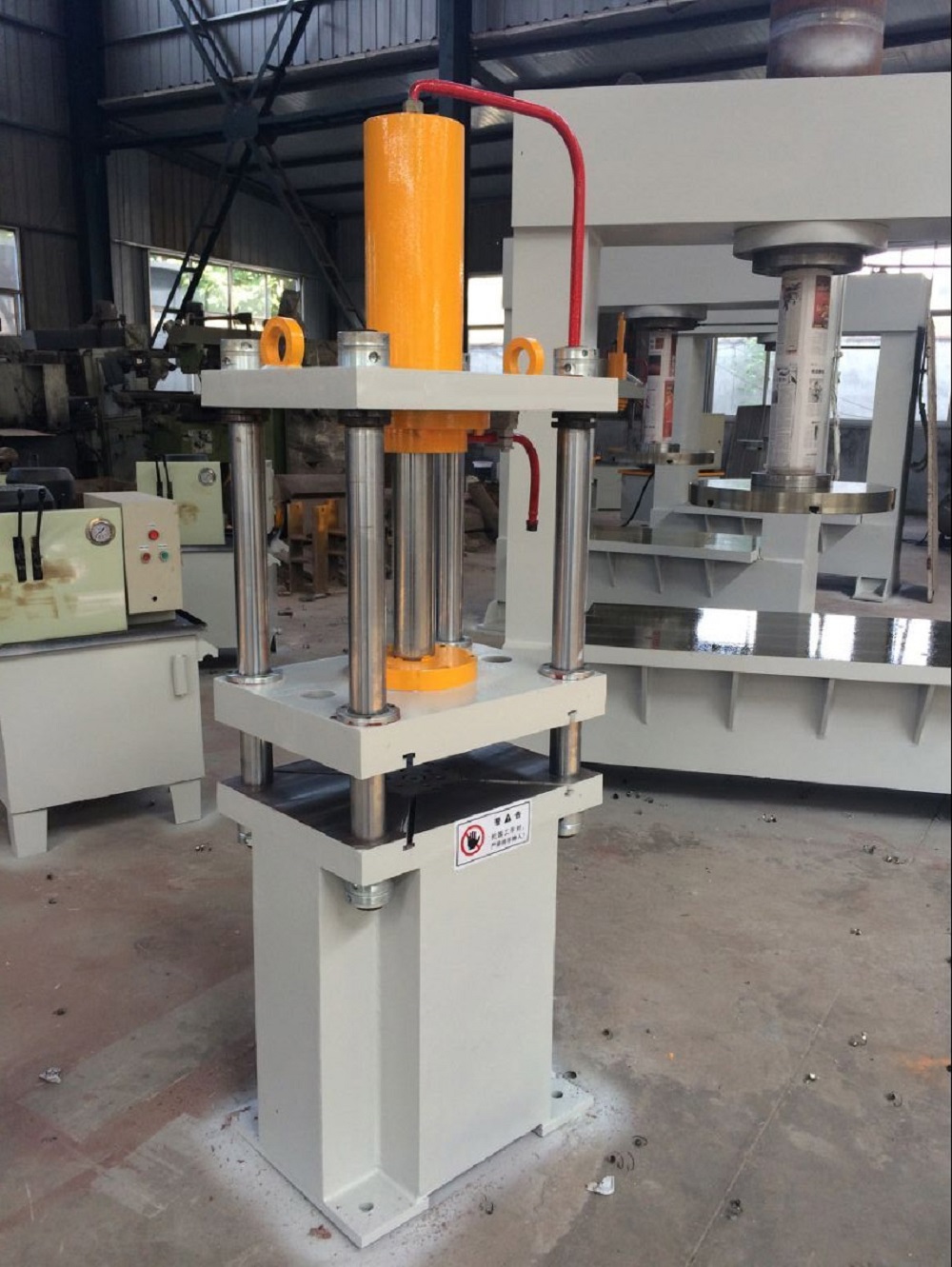 40吨三梁四柱液压机 40T金属成型小型油压机