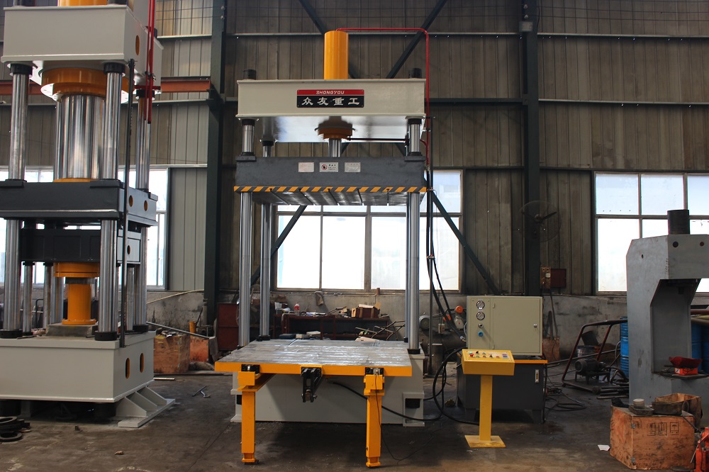 100T移动大台面三梁四柱液压机