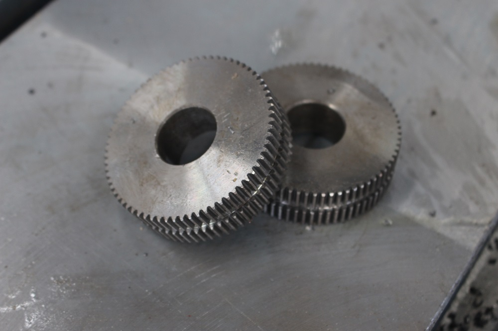 150吨压齿轮液压机 150T金属成型四柱油压机