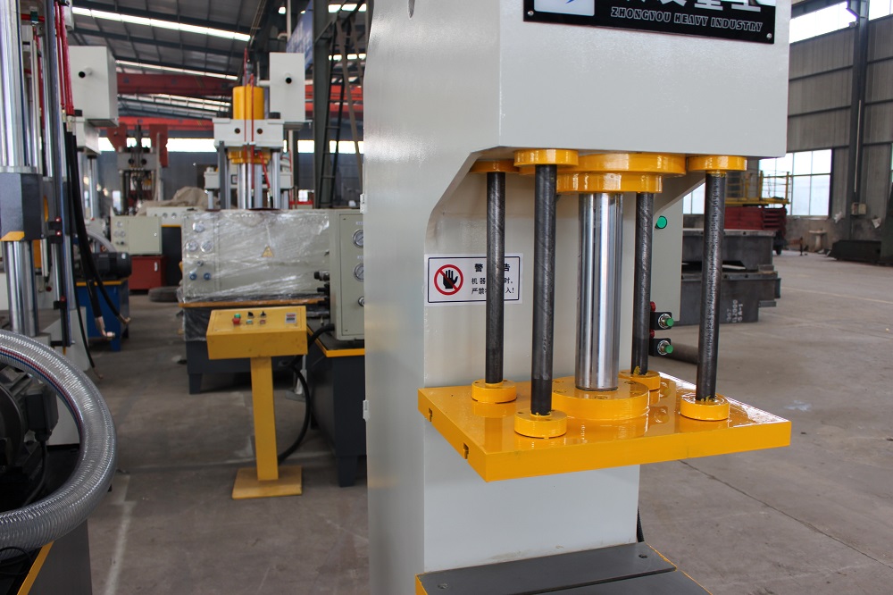 40吨单臂带导向柱T型槽液压机及细节