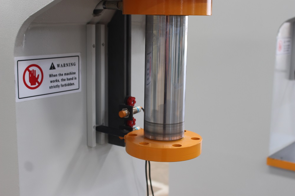 40吨带四柱导向单臂液压机 40T单柱液压机校正校直液压机