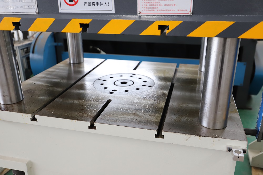 63吨单臂液压机细节图