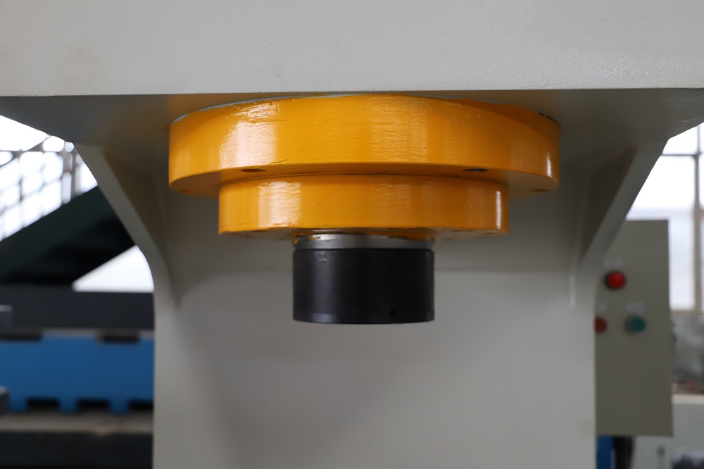 63吨单臂液压机细节图