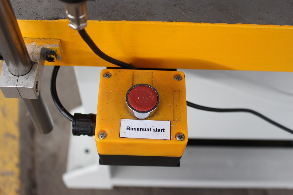 100吨带光栅保护单臂液压机 100T单柱液压机