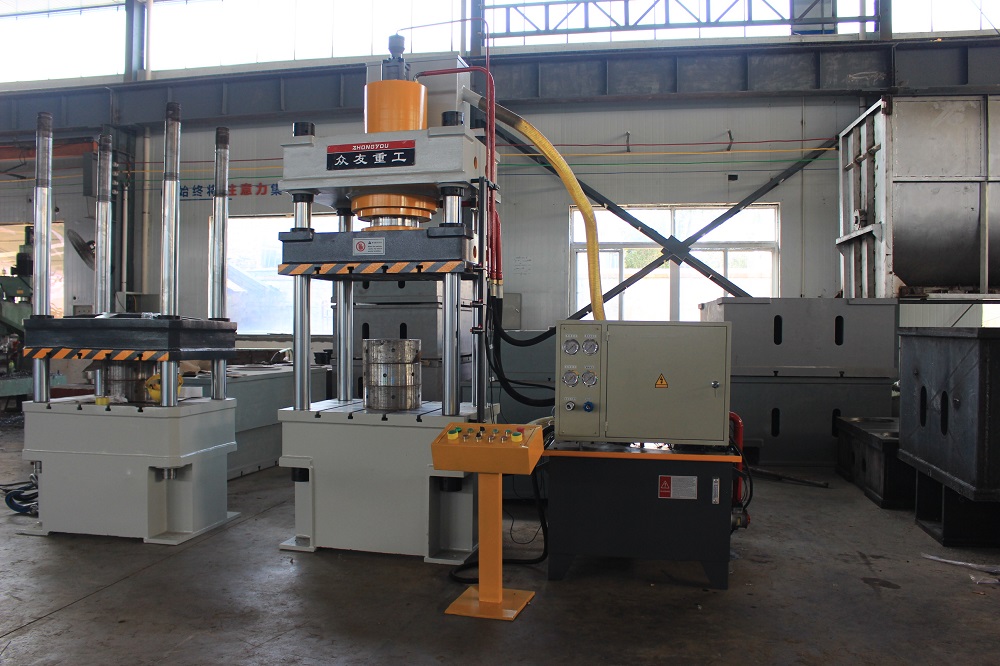 200吨压浴盐球放气功能带PLC粉末成型液压机