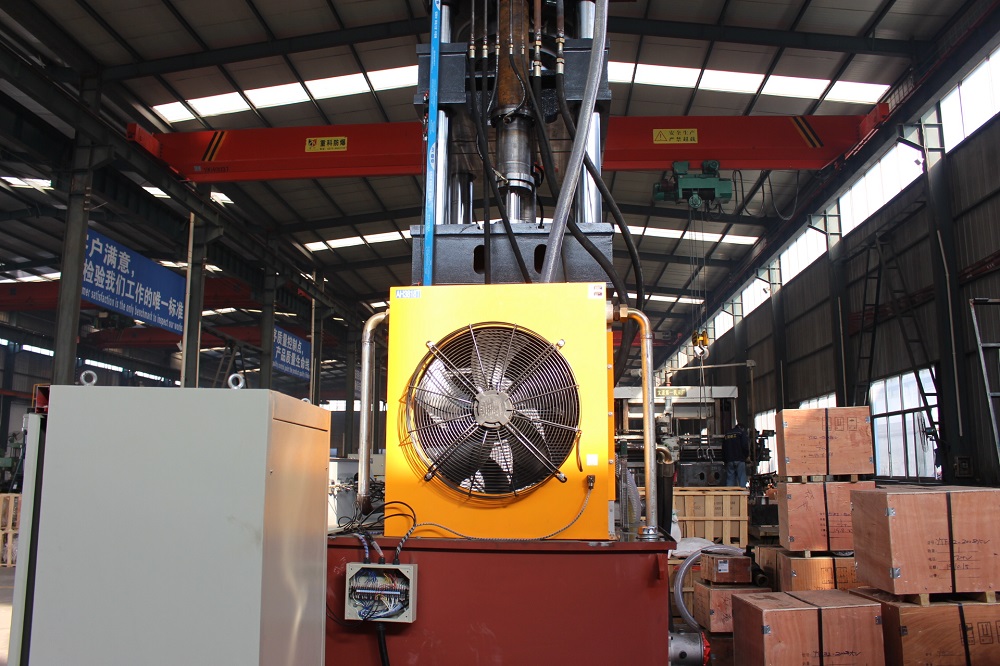 630T粉末成型压匣砵四柱液压机