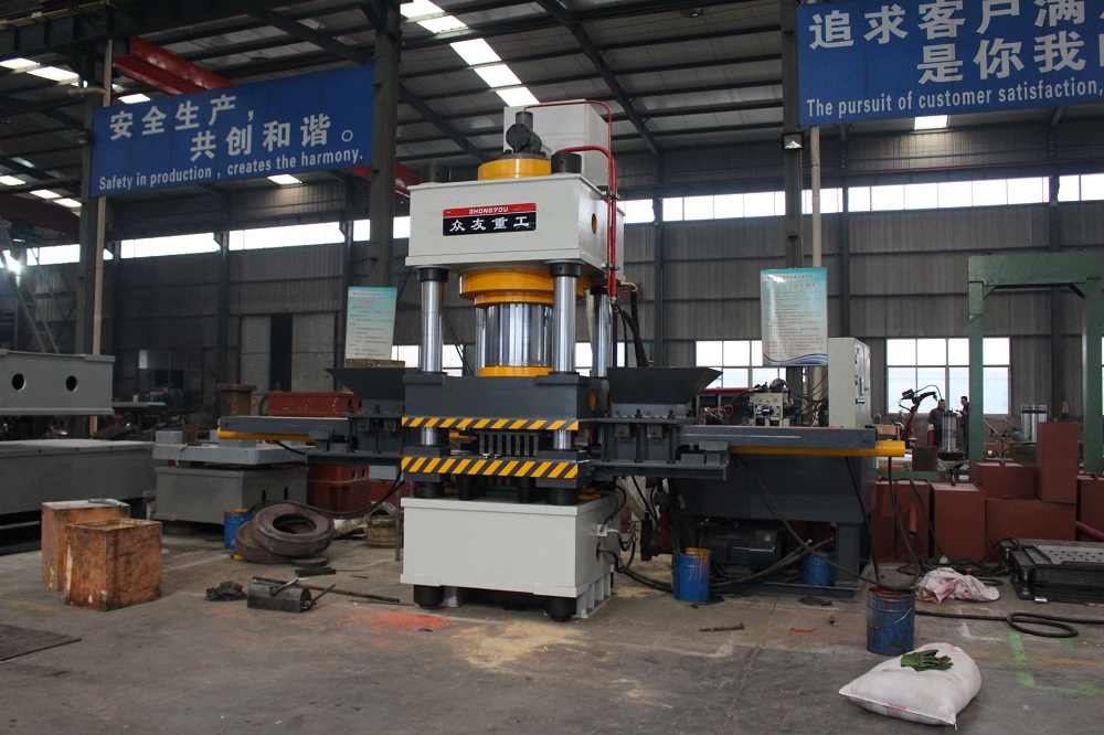 630T双色鱼饵压块成型液压机