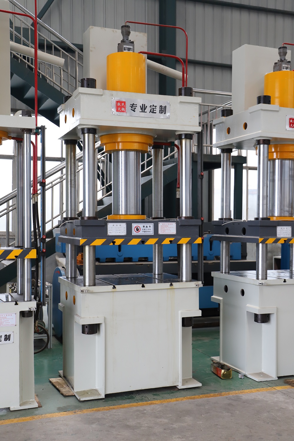 150吨三梁四柱拉伸液压机