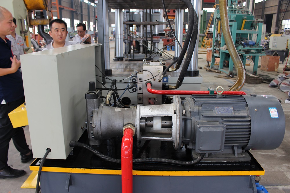 315吨缝纫机腿成型液压机 315T金属冷压成型油压机