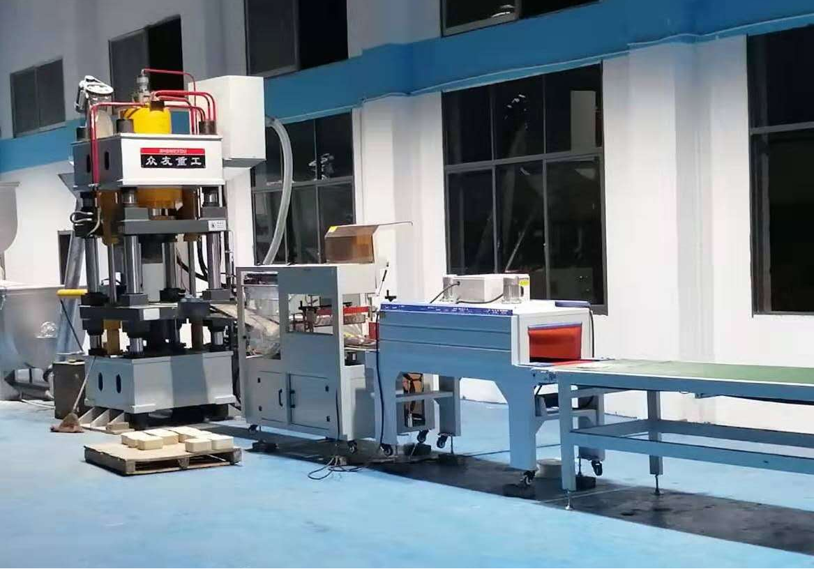 牛羊舔砖生产线