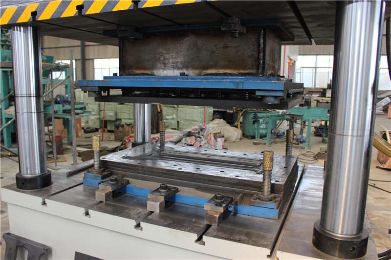 315吨缝纫机腿成型液压机 315T金属成型油压机